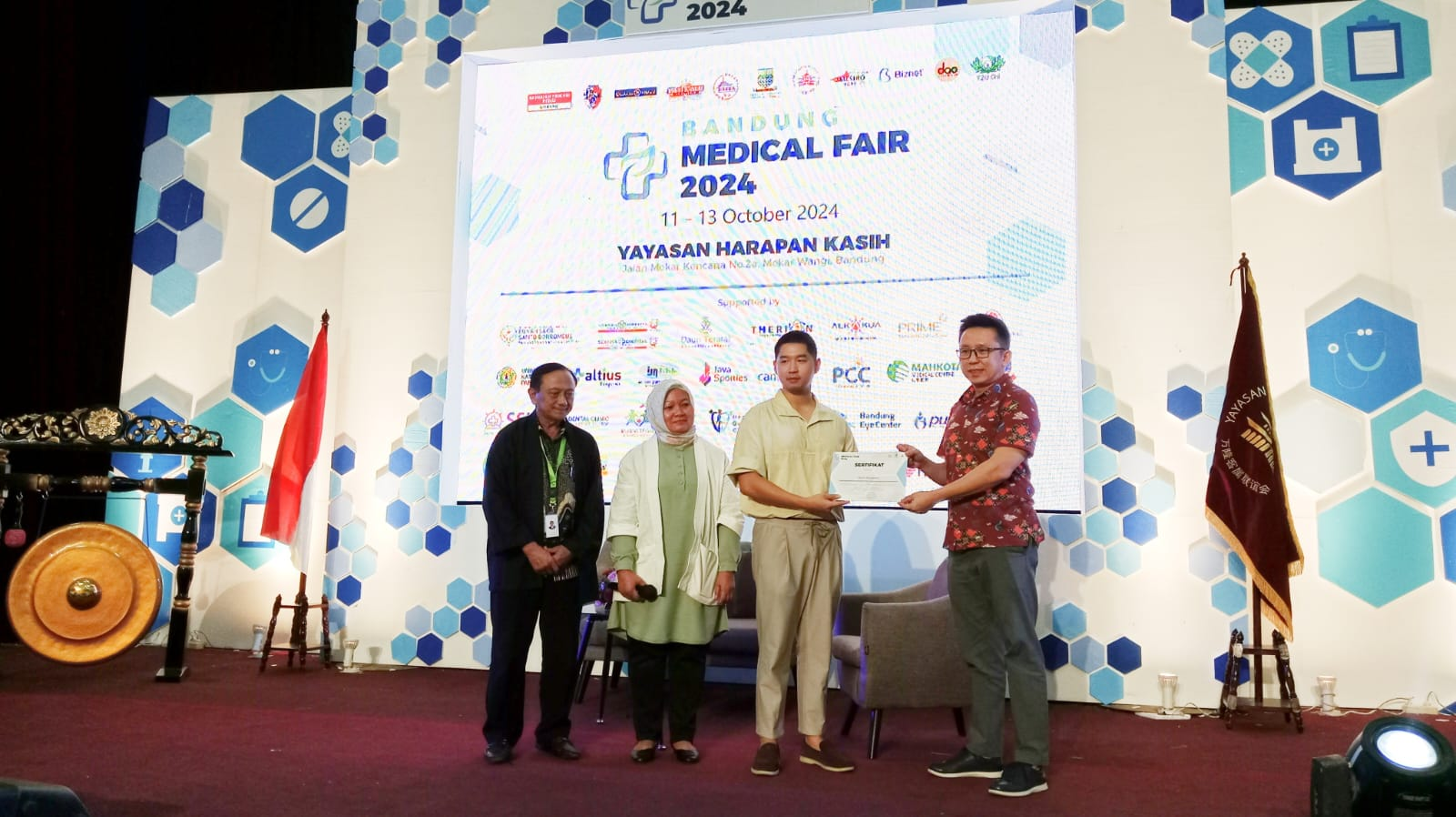 Peduli Kanker, PT Daun Teratai Herbalife Buka Booth Konsultasi Gratis di Bandung Medical Fair 2024